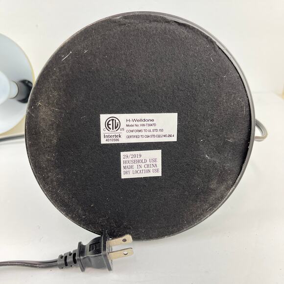 Welldone Model HW-T3047D Brass Desk Lamp With Adjustable Arm - Picture 8 of 9